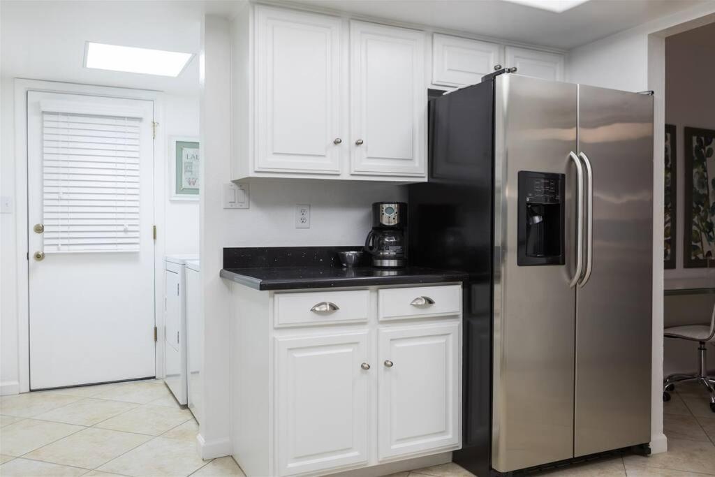 Quiet House With Pool Heater, Patio, Bbq, Citrus *